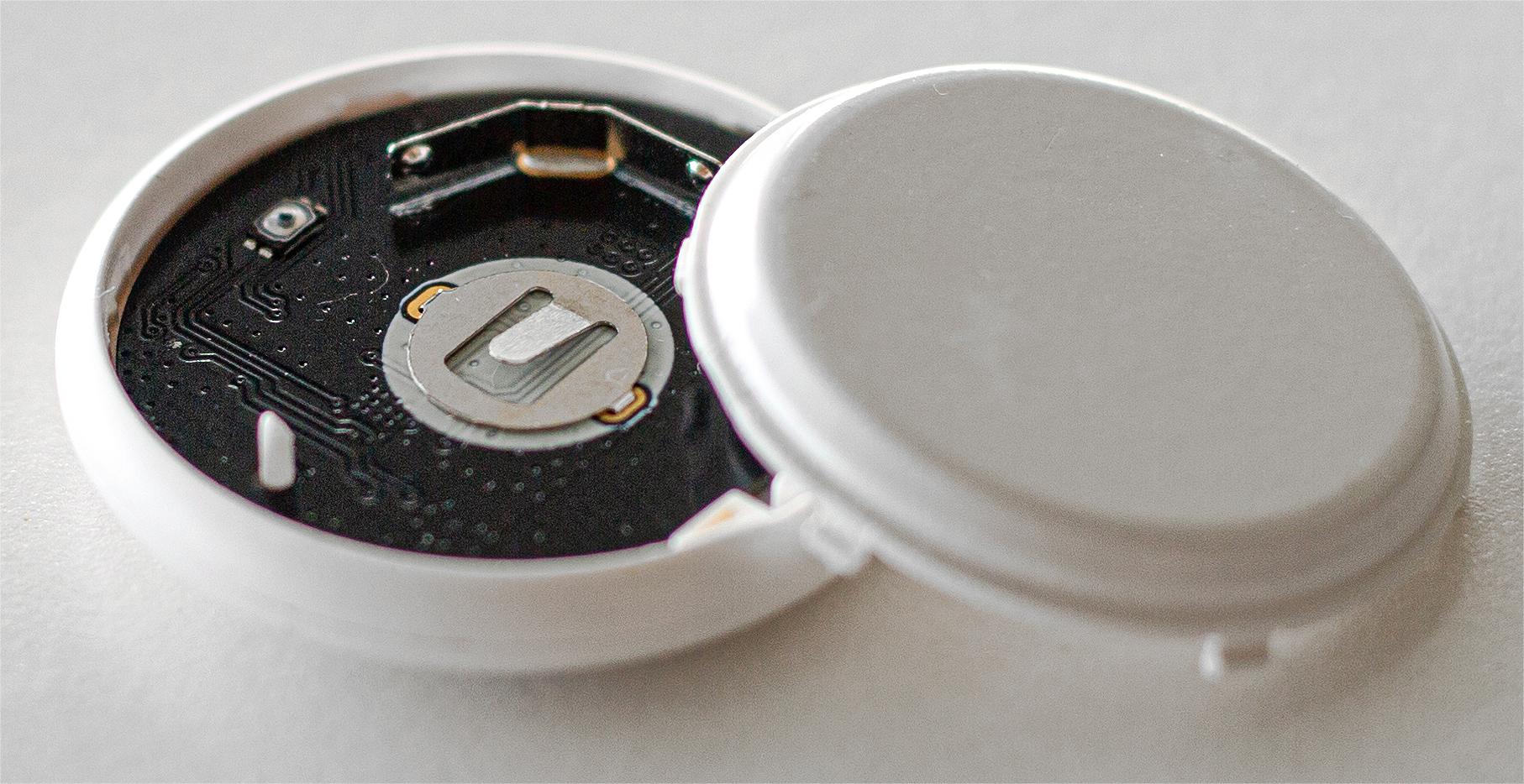 SKYTAG Button ST-2307 dual-mode tracker
